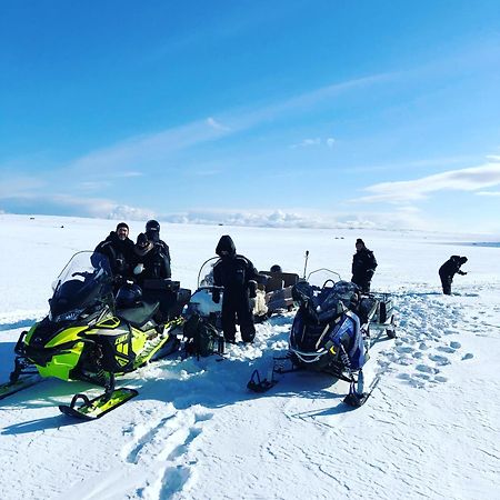 Ekkeroy Lodge - Arctic Living Vadso Bagian luar foto