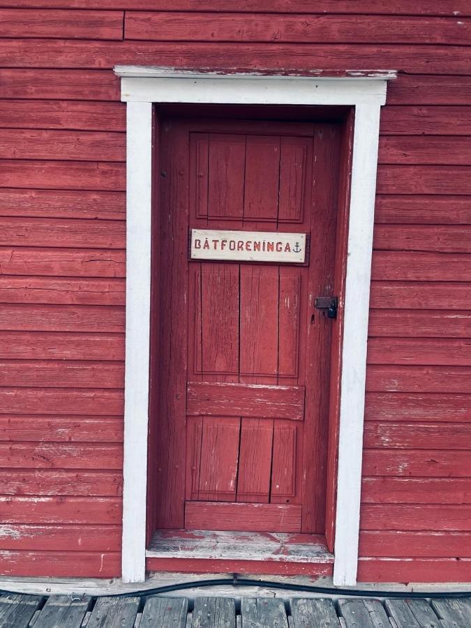 Ekkeroy Lodge - Arctic Living Vadso Bagian luar foto