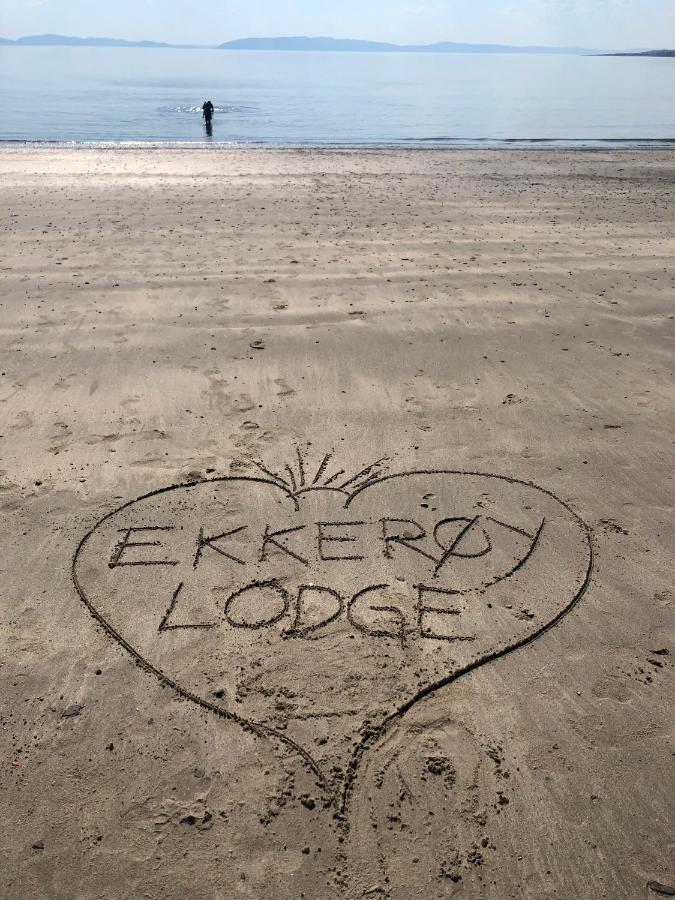 Ekkeroy Lodge - Arctic Living Vadso Bagian luar foto