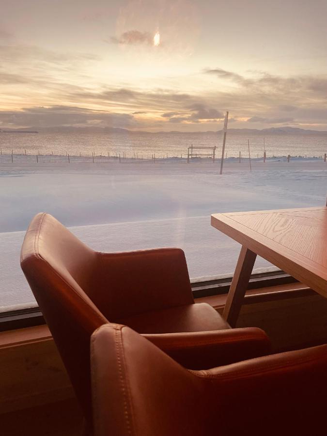 Ekkeroy Lodge - Arctic Living Vadso Bagian luar foto