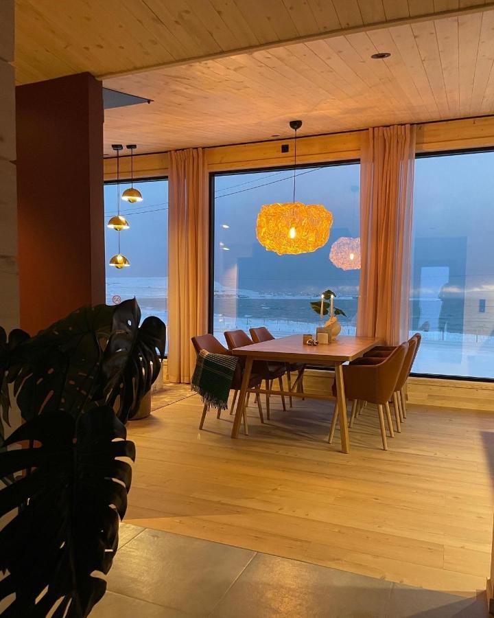 Ekkeroy Lodge - Arctic Living Vadso Bagian luar foto