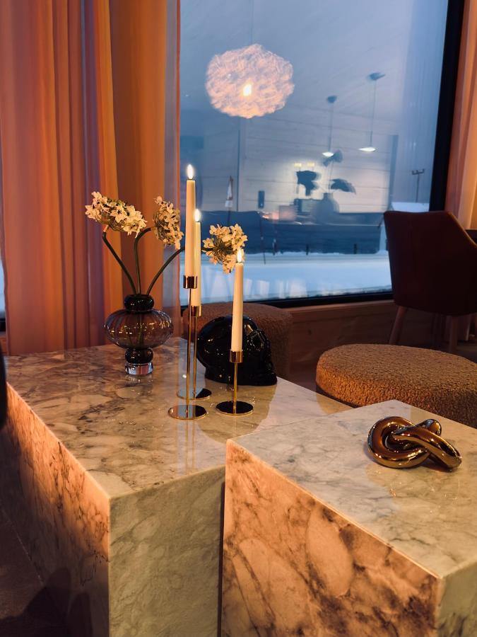 Ekkeroy Lodge - Arctic Living Vadso Bagian luar foto