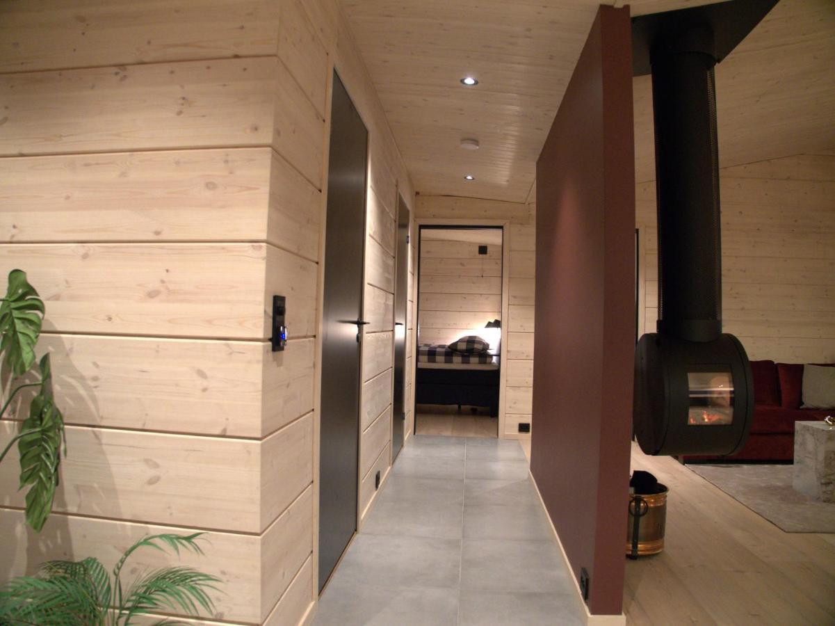 Ekkeroy Lodge - Arctic Living Vadso Bagian luar foto