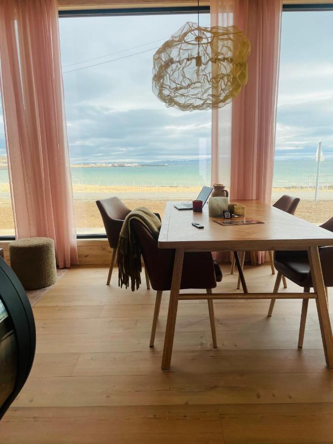 Ekkeroy Lodge - Arctic Living Vadso Bagian luar foto
