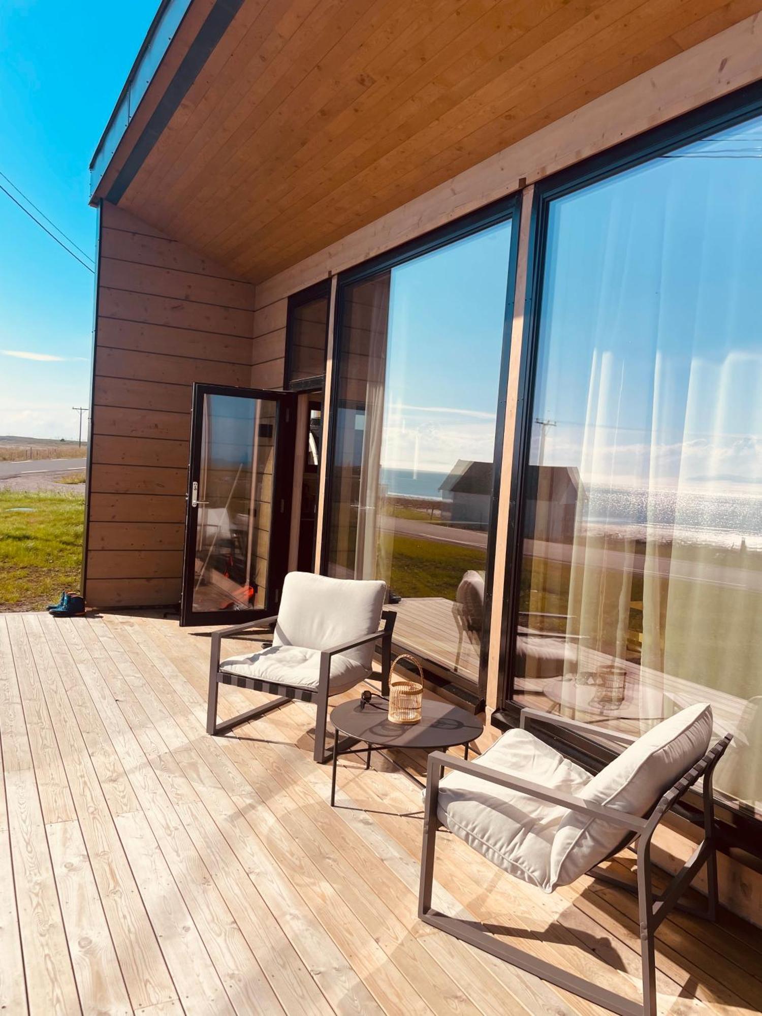 Ekkeroy Lodge - Arctic Living Vadso Bagian luar foto