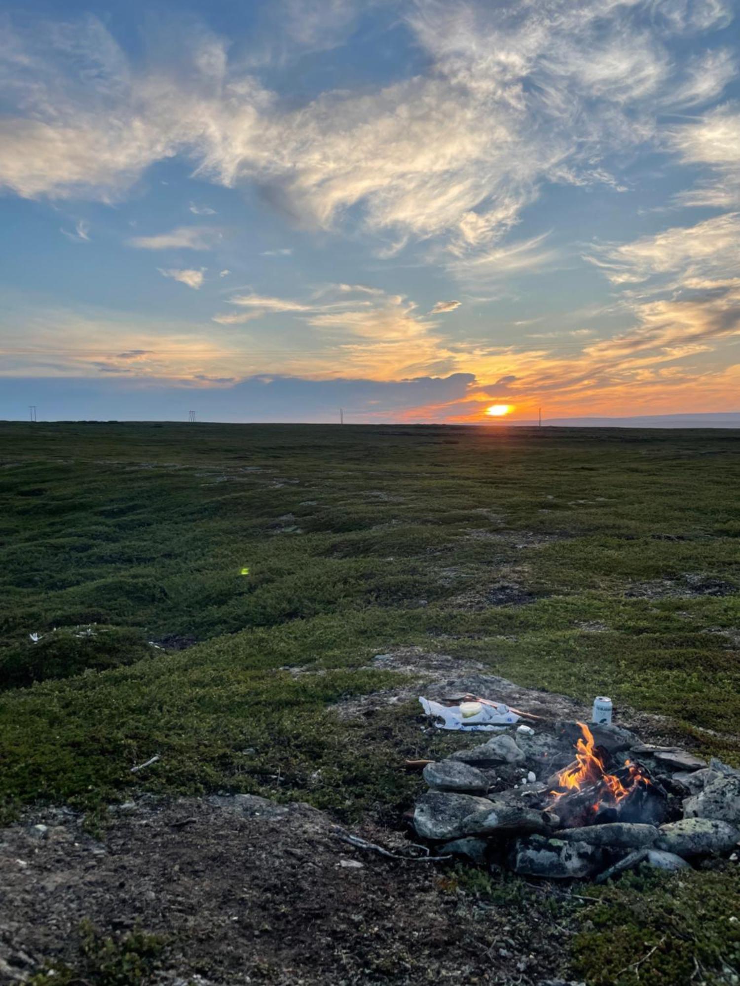 Ekkeroy Lodge - Arctic Living Vadso Bagian luar foto
