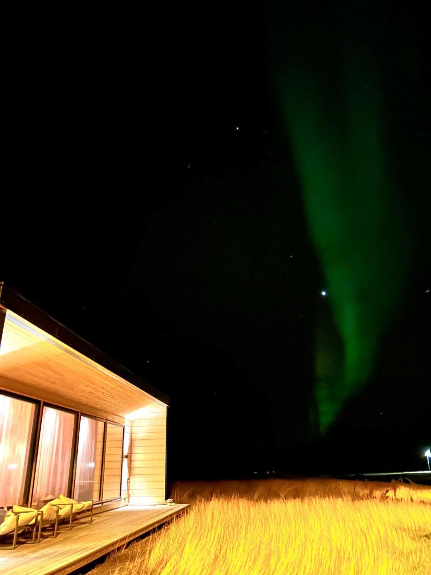 Ekkeroy Lodge - Arctic Living Vadso Bagian luar foto