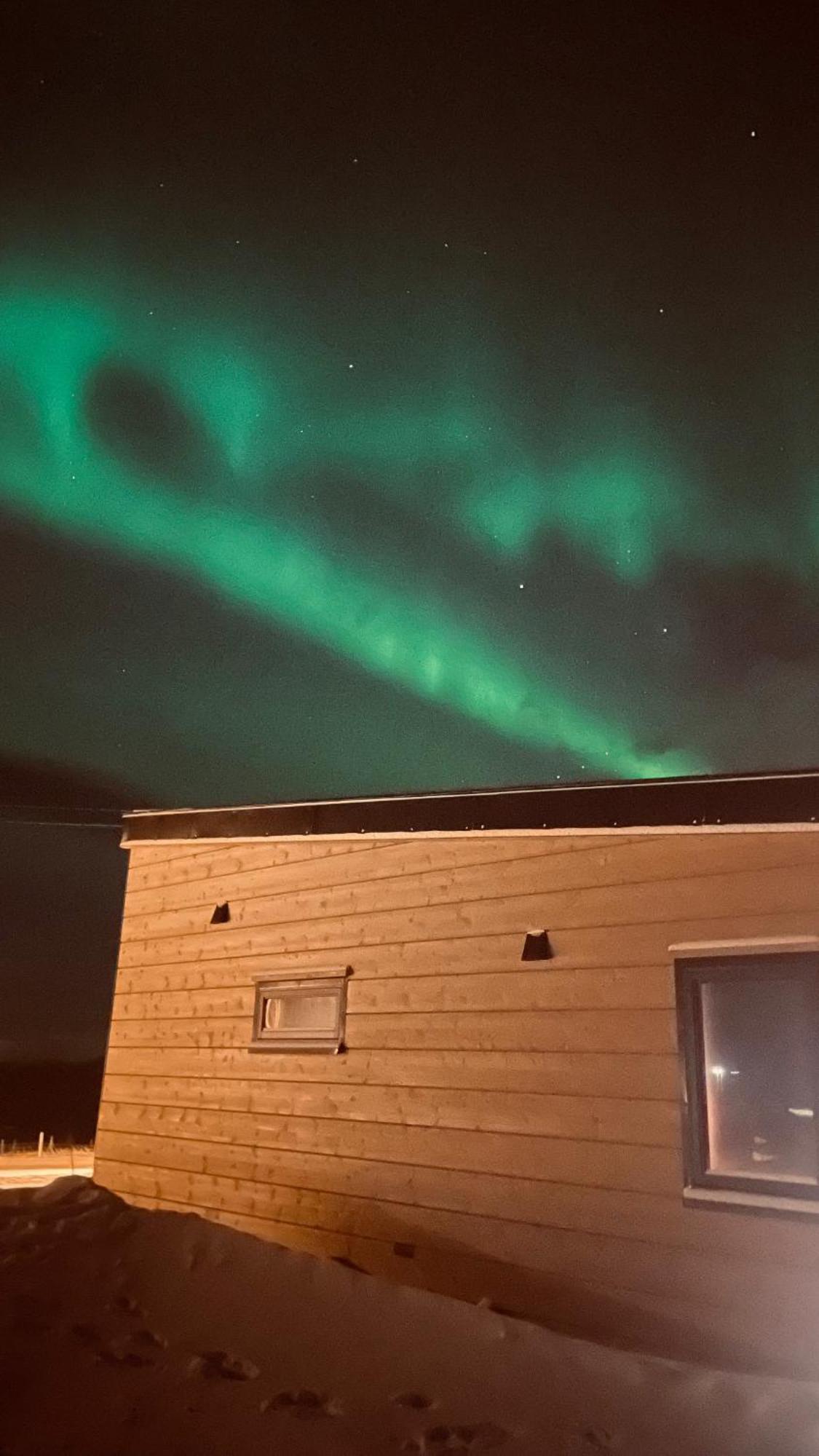 Ekkeroy Lodge - Arctic Living Vadso Bagian luar foto